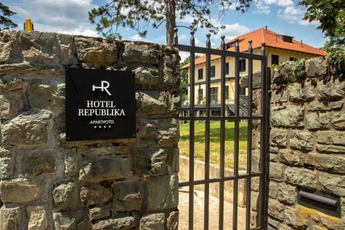 Aparthotel Hotel Republika