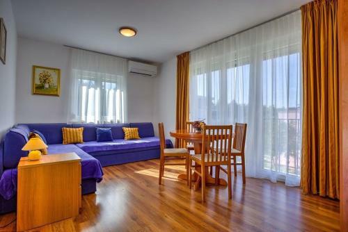 Hostal Apartments Siparis With Pool
