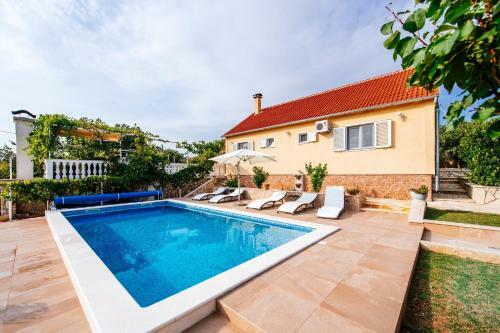 Villa With Pool Sucic