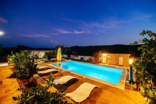 Villa With Pool Sucic