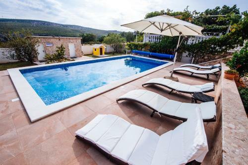 Villa With Pool Sucic