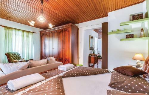 Two-bedroom Apartment In Zlobin