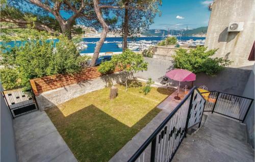Two-bedroom Holiday Home In Bakarac