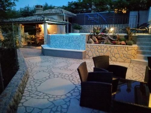 Apartment Roko With Private Swimming Pool