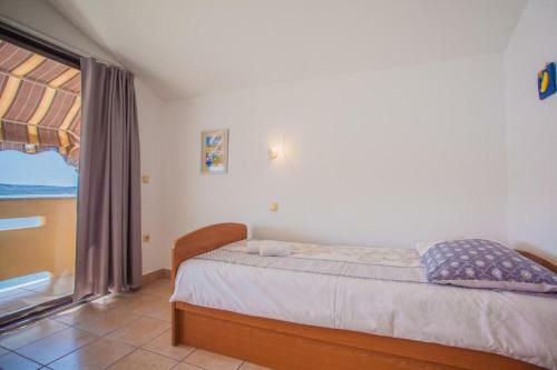 Hostal Beautiful Beachfront Apartments Komesic