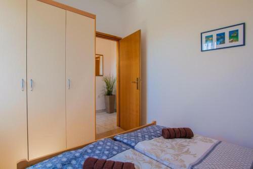 Hostal Beautiful Beachfront Apartments Komesic