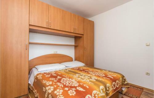 Two-bedroom Apartment In Banjol