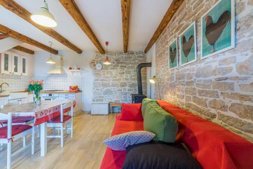 Honeymoon House Eufemia