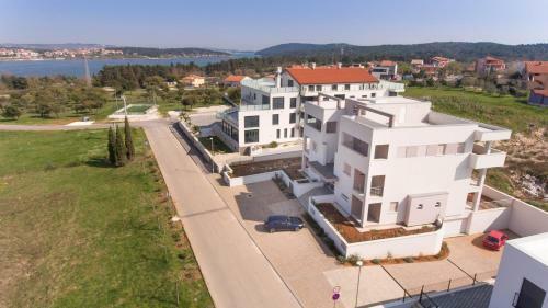 Spacious And Nicely Decorated Apartment Vanja