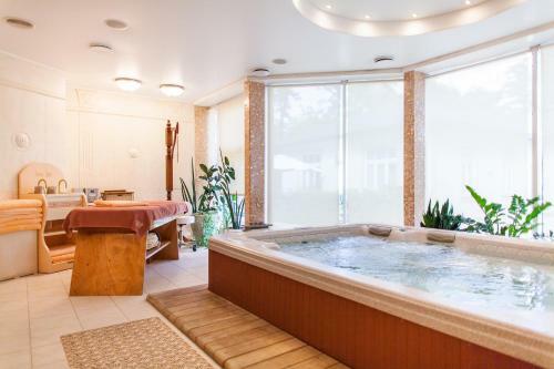 Tb Palace Hotel & Spa