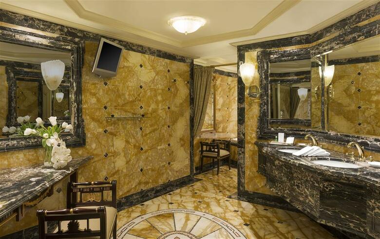 Sheraton Kuwait, A Luxury Collection Hotel