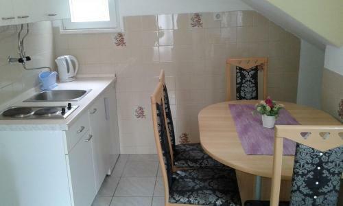 Apartments Josip - 150m From Beach