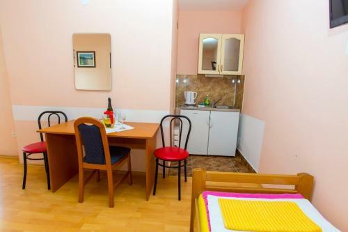 Apartments Bravo - 100m From Beach