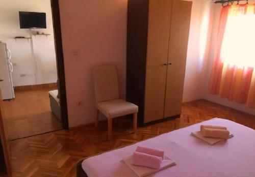 Hostal Apts And Rooms Ognjen- Family Friendly