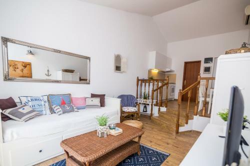 Beautiful Apartments With Balcony In Central Biograd - Bnm 2