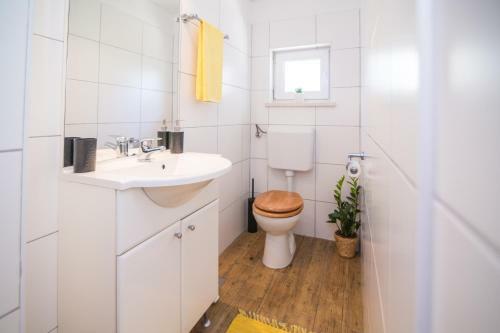 Beautiful Apartments With Balcony In Central Biograd - Bnm 2