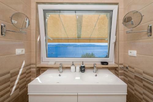 Villa Sapore Di Sale With Pool