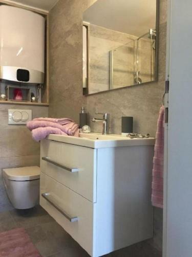 Apartments Lemar - Parking & Grill