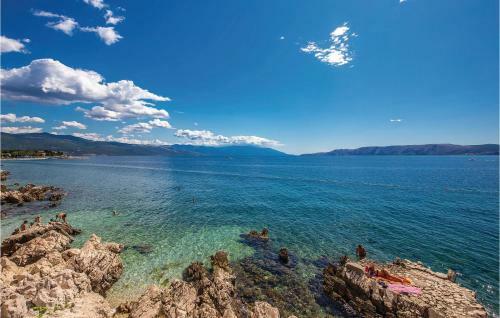 Three-bedroom Apartment In Bribir