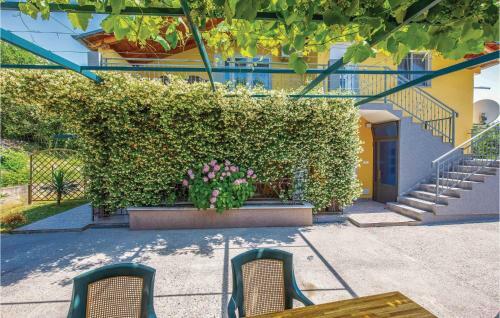 Three-bedroom Apartment In Bribir