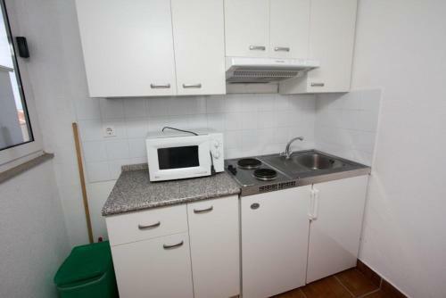 Hostal Apartments Elenora