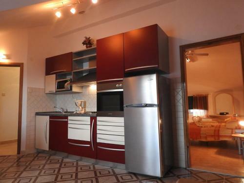 Apartments Mari - Next To The Sea