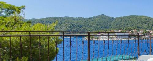 Apartments Mari - Next To The Sea