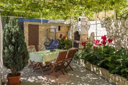 Apartamentos Eda Cor