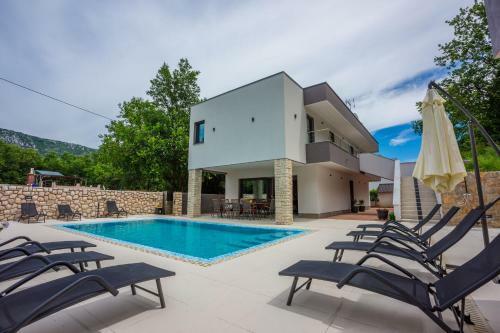 House Villa Adry