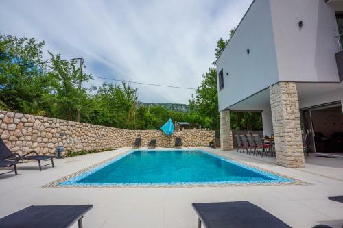 House Villa Adry
