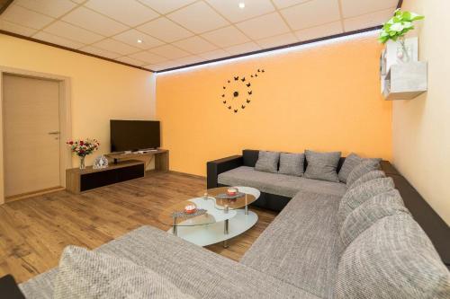 Apartments Lelu