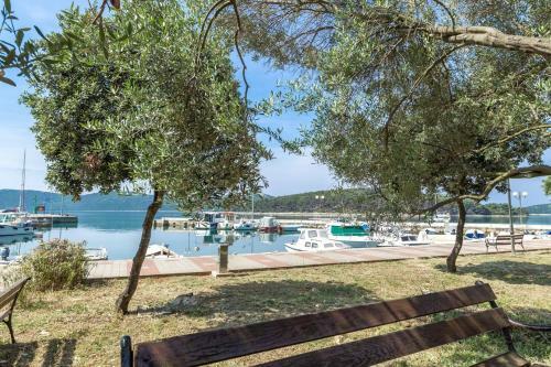Beachfront Holiday House Kaliope