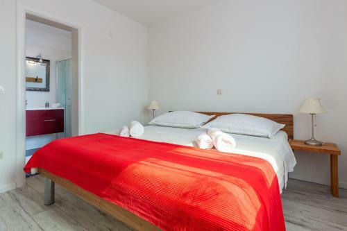 Villa Deni - Four Bedroom Villa With Pool