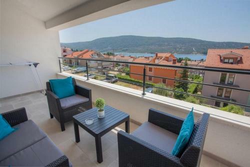 Hostal Deluxe Apartment Skalnica With Sea View