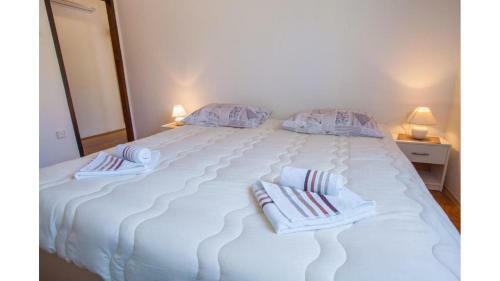 Hostal Holiday Home With Sea View In Merag