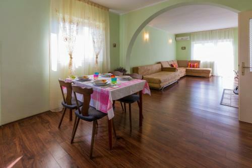 Apartamentos Briski