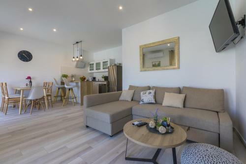 Apartments M And M