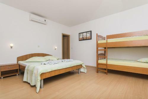 Apartments Sonja - 100 M From Sea