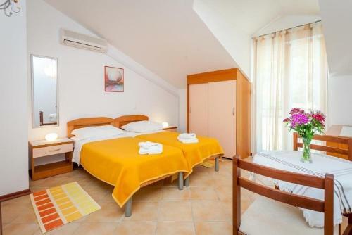 Hostal Apartments And Rooms Led-near Sea