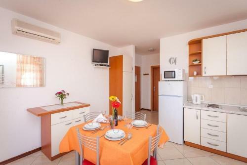 Hostal Apartments And Rooms Led-near Sea