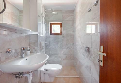 Apartments Ante-100m From Beach