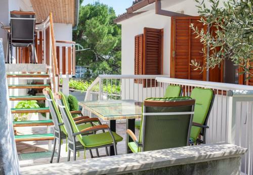 Apartments Ante-100m From Beach
