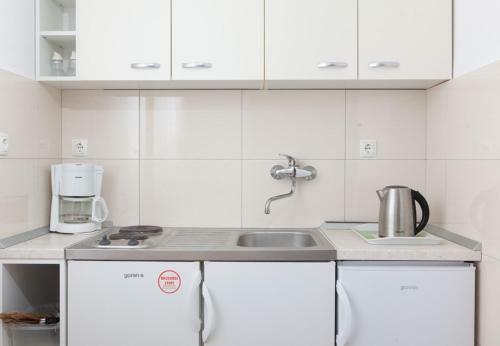 Apartments Ante-100m From Beach