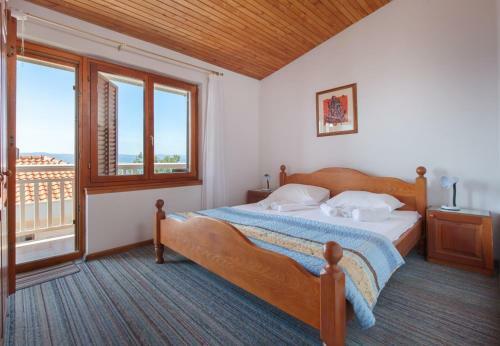 Apartments Ante-100m From Beach