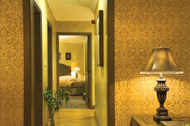 Plaza Athenee Hotel