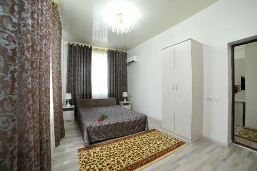 Rich Hotel