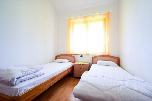 Apartments Zlatko - 100m From Sea