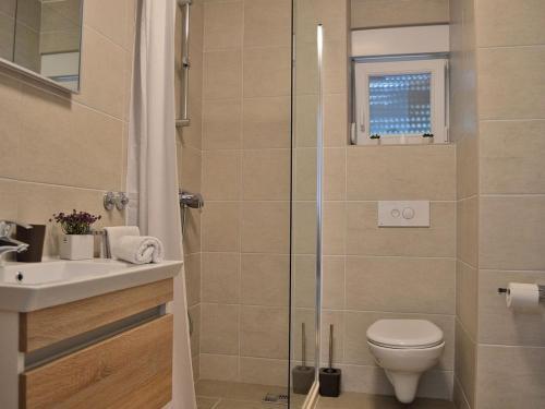 Pleasant Apartment In Drvenik With Balcony