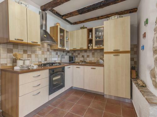 Villa Stone House With Private Pool For 10 People, Near Porec