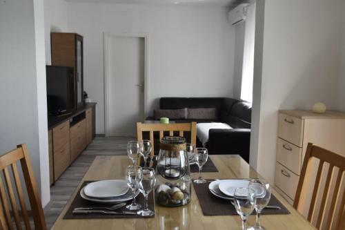 Apartment 5005-2